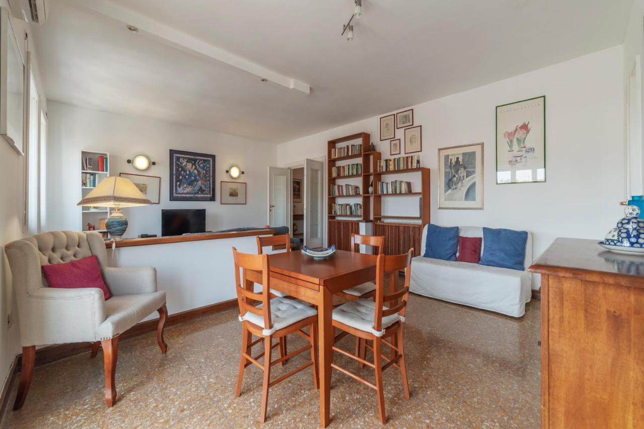 Roomy And Bright Apartment With Terrace Roma Exterior foto